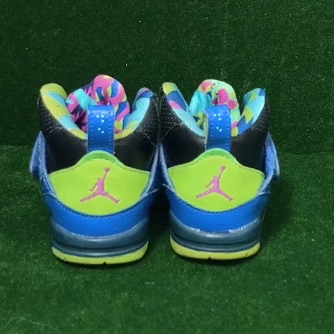 Jordans Flight 45 Toddler Sneakers Size: 04