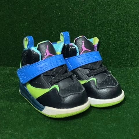 Jordans Flight 45 Toddler Sneakers Size: 04