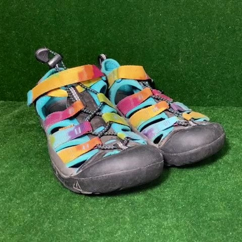 Keen Sandals Size: 03