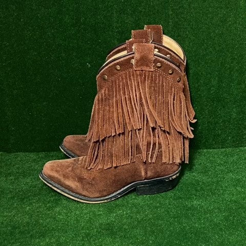 Shyanne boots Size: 10