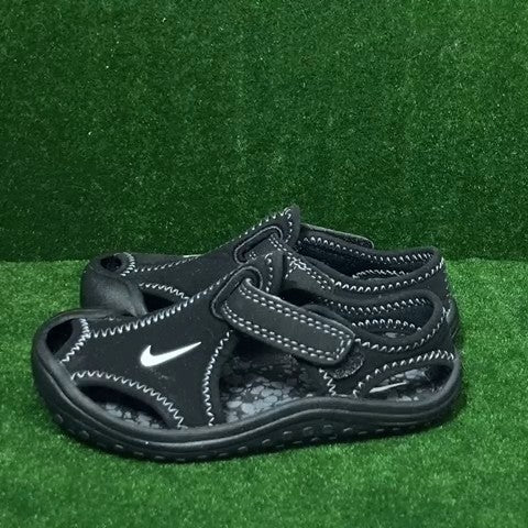 Nike Toddler Sandals Size: 07