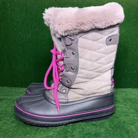 London Fog boots Size: 02