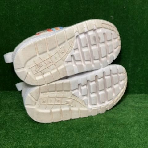 Nike Sneakers Size: 09