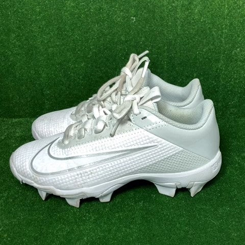 Nike Cleats Size: 01