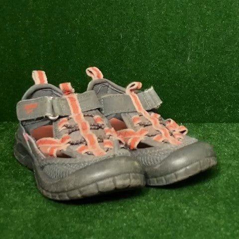 Osh Kosh Toddler Sandals Size: 06