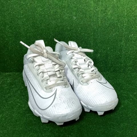 Nike Cleats Size: 01