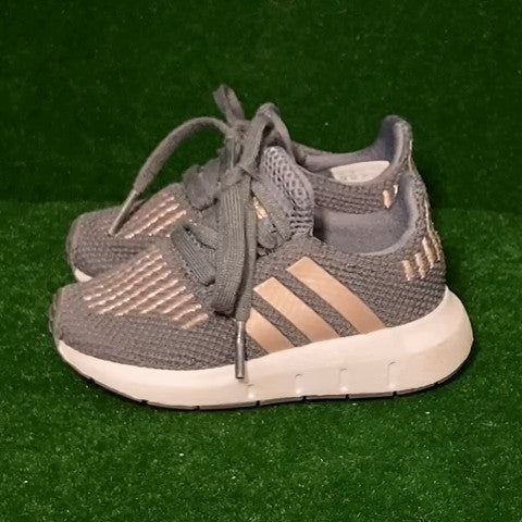 Adidas Toddler Sneakers Size: 05