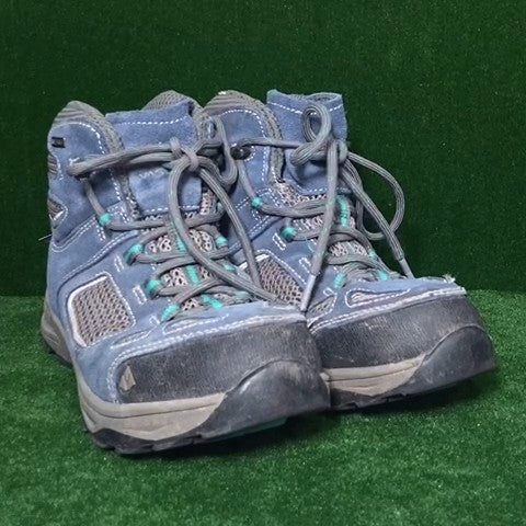 Vasque hiking boots Size: 05