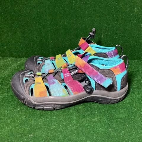 Keen Sandals Size: 03