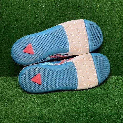 Plae Shoes Size: 04 1/2