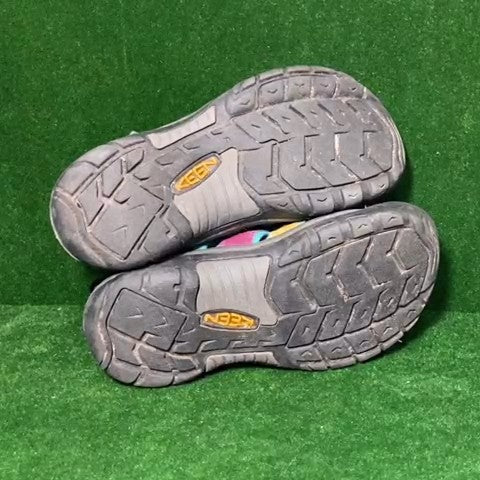 Keen Sandals Size: 03